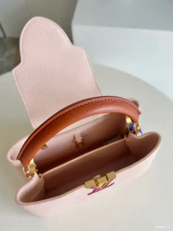 WIS BB LOUIS VUITTON CAPUCINES 0524